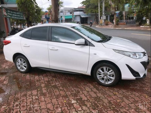 Cần bán gấp xe cũ Toyota Vios 2018, màu trắng