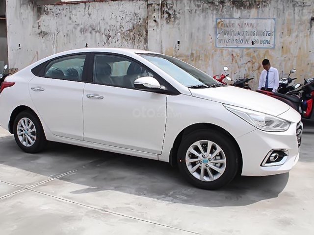 Cần bán xe Hyundai Accent 1.4 MT Base đời 2019, màu trắng