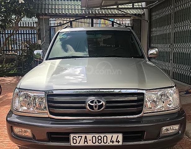 Cần bán xe Toyota Land Cruiser sản xuất 2007, màu bạc  