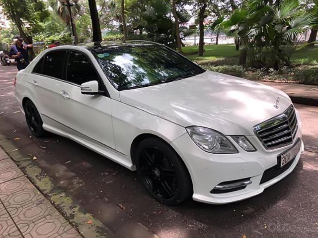 Cần bán lại xe Mercedes E300 AMG đời 2012, màu trắng0