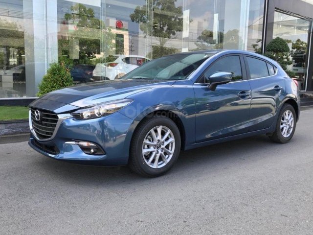 Cần bán Mazda 3 HB sản xuất 2019, màu xanh lam, tặng 1 BH thân vỏ, ưu đãi lên tới 20 triệu, hỗ trợ trả góp 85%