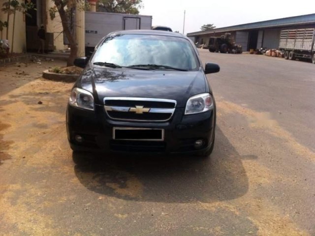 Cần bán lại Chevrolet Aveo đời 2013, màu đen, xe còn mới0