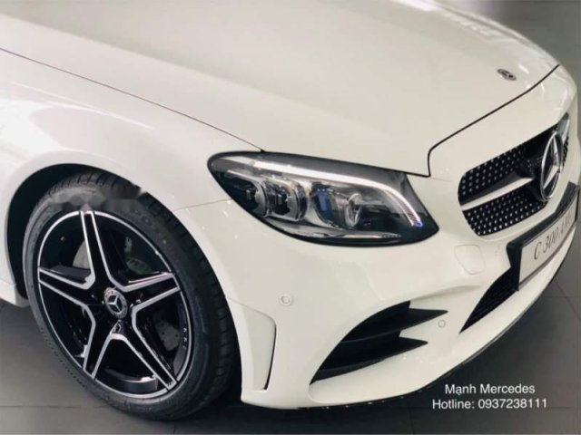 Bán Mercedes C300 AMG năm 2019, màu trắng, giá tốt