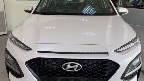 Bán xe Hyundai Kona 2.0 AT 2019, màu trắng giá cạnh tranh