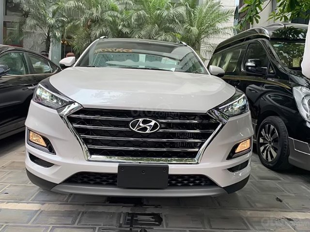 Bán xe Hyundai Tucson 2.0 AT 2019, màu trắng