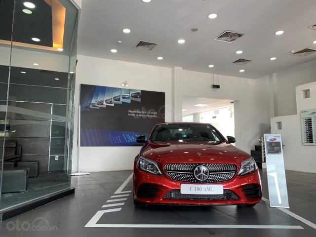 Cần bán Mercedes đời 2019, màu đỏ