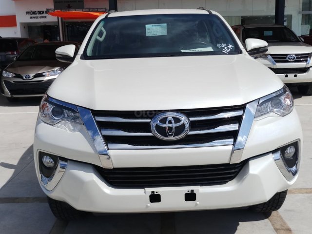 Bán xe Toyota Fortuner máy dầu tự động 1 cầu, mới 100% giao ngay đủ màu0