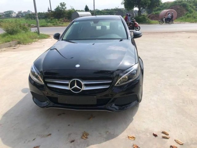 Bán Mercedes C200 năm 2017, màu đen, nhập khẩu  