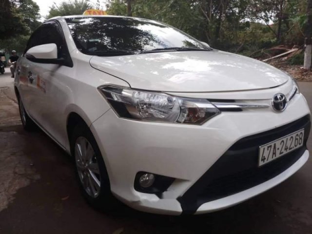 Cần bán xe Toyota Vios E năm 2017, màu trắng chính chủ 0