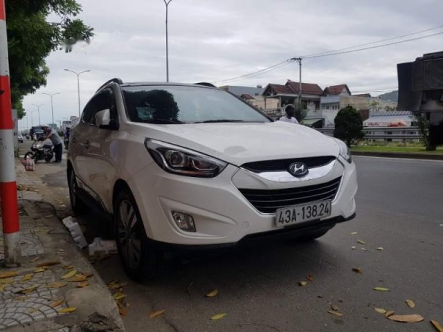 Bán Hyundai Tucson sản xuất 2014, màu trắng, xe gia đình