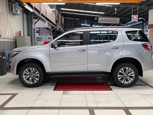 Bán xe Chevrolet Trailblazer 2.5 VGT đời 2019, màu bạc, nhập khẩu