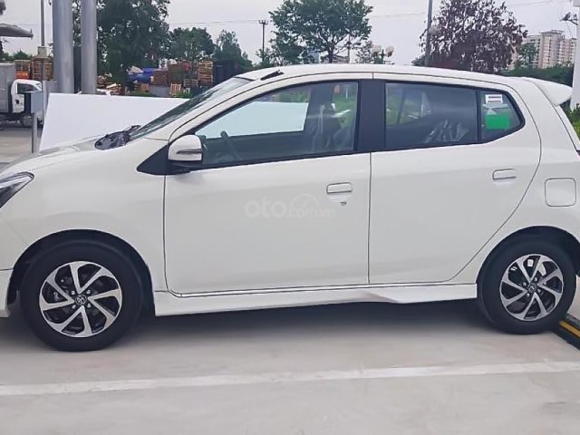 Bán Toyota Wish 1.2G AT đời 2019, màu trắng, nhập khẩu, giá 360tr