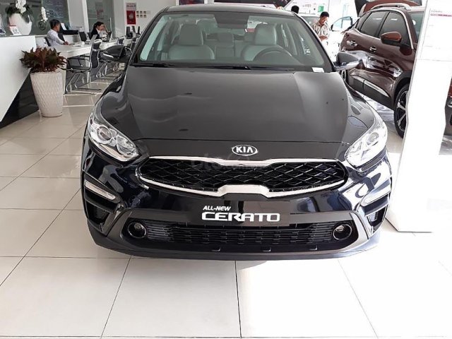 Cần bán xe Kia Cerato 1.6 AT đời 2018, màu đen