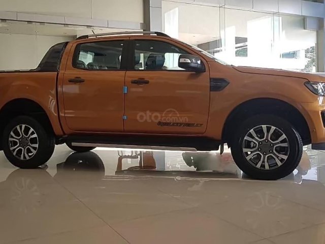 Bán ô tô Ford Ranger Wildtrak 2.0L 4x4 AT 2019, nhập khẩu