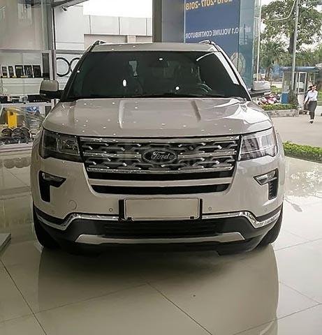 Bán ô tô Ford Explorer sản xuất năm 2018, màu trắng, nhập khẩu nguyên chiếc