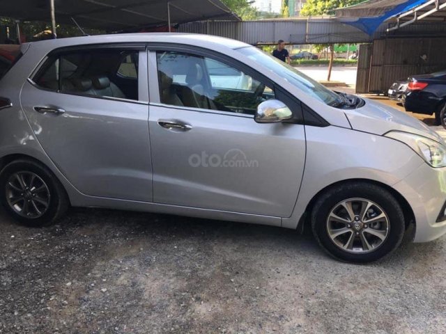 Bán xe Hyundai Grand i10 2015, màu bạc, xe nhập, giá tốt0