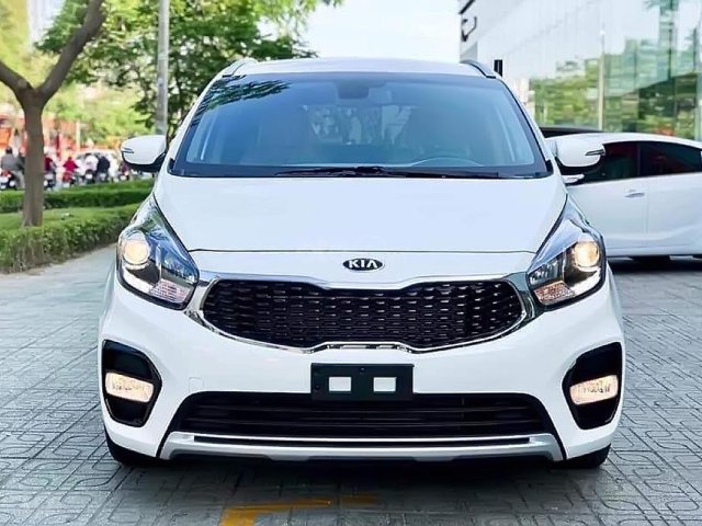 Bán xe Kia Rondo GAT 2019, màu trắng