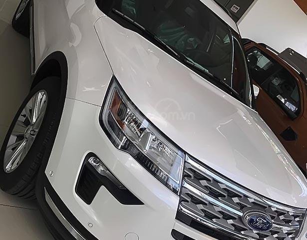 Bán Ford Explorer sản xuất 2018, màu trắng, xe nhập