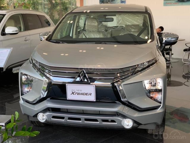 Bán Mitsubishi Xpander AT, màu bạc, tại Quảng Trị, giá 620tr, giao ngay trong tháng hỗ trợ vay đến 80%