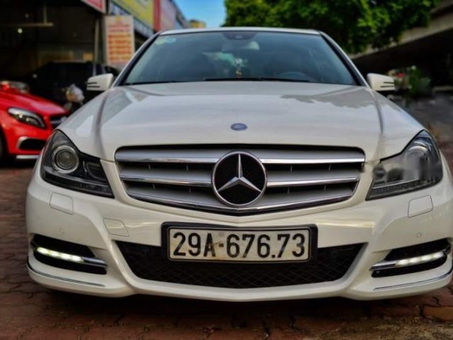 Bán xe Mercedes C200 năm sản xuất 2012, màu trắng, động cơ Eco mới, đăng ký 2013