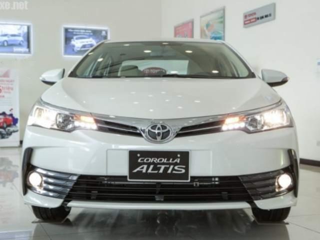 Bán Toyota Corolla Altis năm sản xuất 2019, màu trắng, giá 791tr0