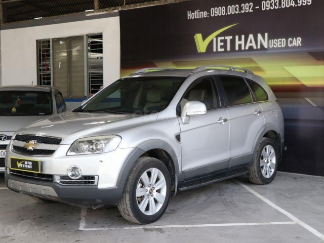 Cần bán xe Chevrolet Captiva LTZ 2.4AT đời 2011, màu bạc