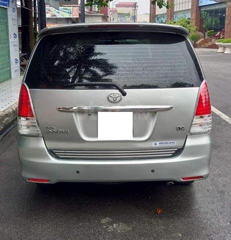 Xe Toyota Innova 2009, màu bạc chính chủ0