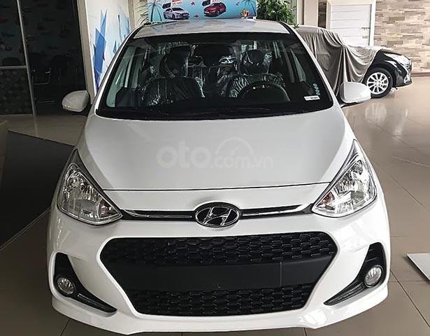 Bán Hyundai Grand i10 1.2 AT 2019, màu trắng, 403 triệu