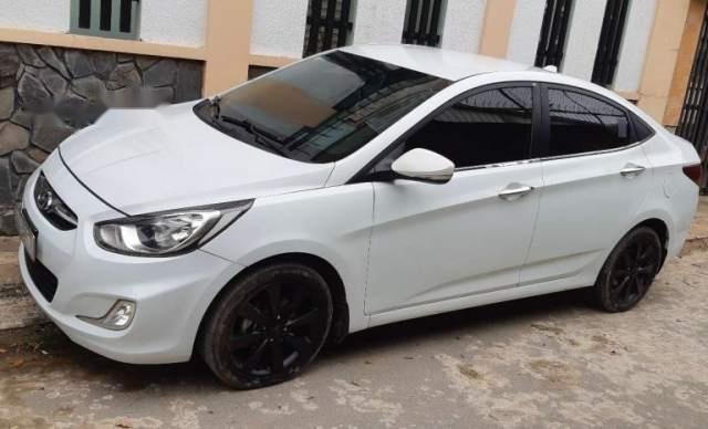 Bán Hyundai Accent năm sản xuất 2012, màu trắng, máy móc nổ rất êm0