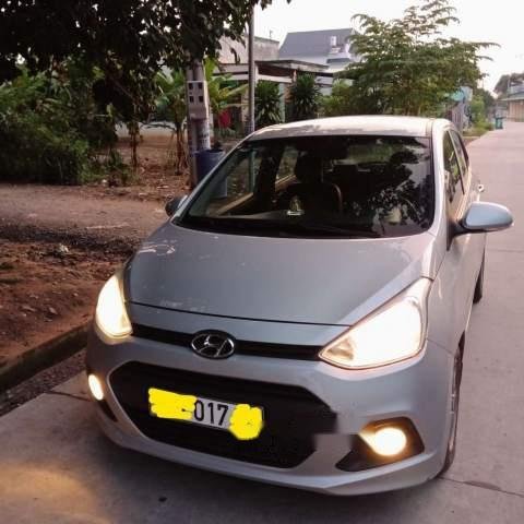 Chính chủ bán Hyundai Grand i10 năm sản xuất 2015, màu bạc, nhập khẩu nguyên chiếc0