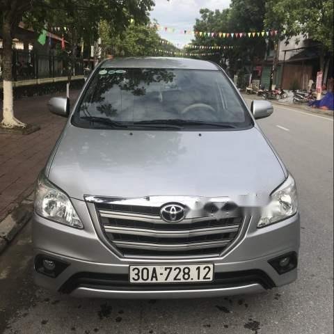 Bán xe Toyota Innova 2.0E, đăng kí 11/2015, chính chủ từ đầu0