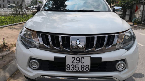 Bán Mitsubishi Triton AT năm sản xuất 2016, màu trắng giá cạnh tranh0