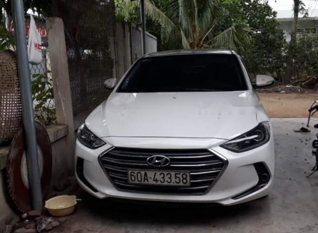 Bán Hyundai Elantra 2017, màu trắng, nhập khẩu 