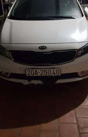 Bán xe Kia Cerato đời 2017, màu trắng, nhập khẩu  