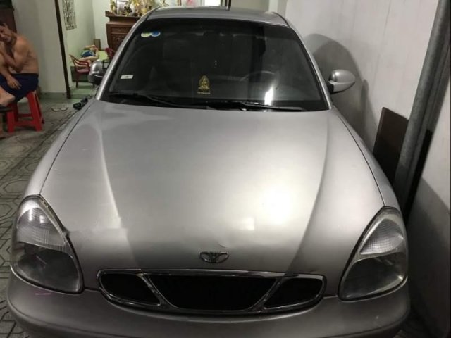 Cần bán Daewoo Nubira đời 2002, màu bạc