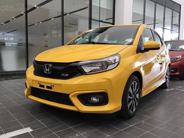 Bán ô tô Honda Brio RS sản xuất 2019, màu vàng, nhập khẩu nguyên chiếc0