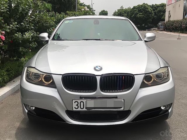 Cần bán BMW 3 Series 320i năm 2009, màu bạc, nhập khẩu, giá 419tr0