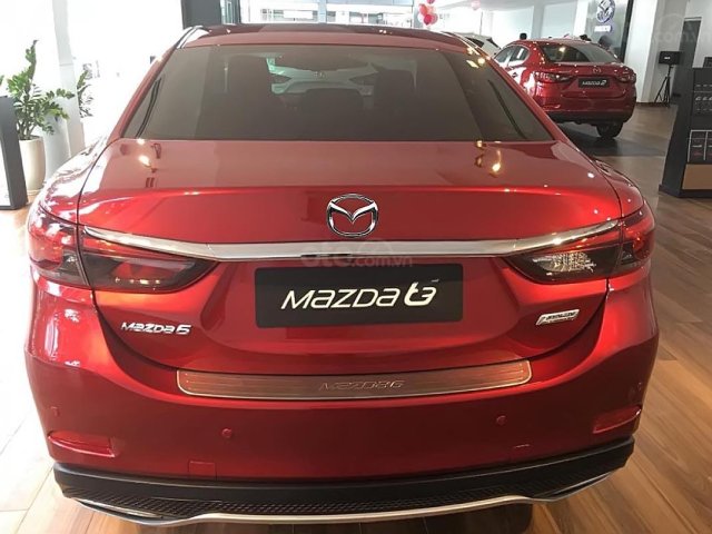 Bán xe Mazda 6 2.0L sản xuất 2019, màu đỏ