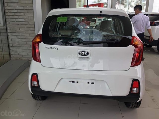 Bán xe Kia Morning Standard AT đời 2019, màu trắng