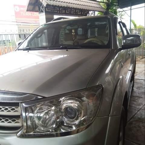 Bán xe Toyota Fortuner 2010, màu bạc, chính chủ, 630tr