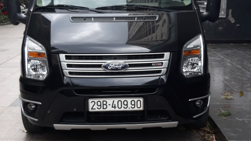 Cần bán Ford Transit MT sản xuất 2018, màu đen còn mới0