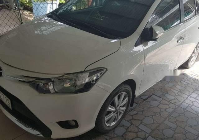 Cần bán lại xe Toyota Vios AT đời 2017, màu trắng0