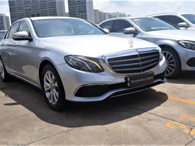 Mercedes-Benz E200 2019, đi 24 km, chính hãng, KM Tết 2020