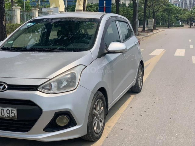 Cần bán Hyundai Grand i10 MT 2014, màu bạc, giá 265tr0