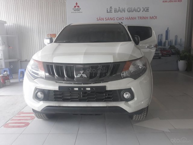 Bán Mitsubishi Triton 4x4 sản xuất 2018, màu bạc, nhập khẩu, 605tr