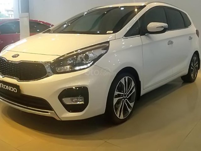 Bán Kia Rondo 2019 - Động cơ xăng 2.0L - Ngoại thất bắt mắt với hệ thống đèn LED chạy ban ngày cá tính