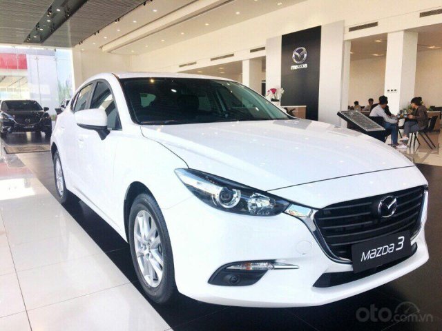 Bán xe Mazda 3 1.5 AT Facelift sản xuất năm 2019, màu trắng0