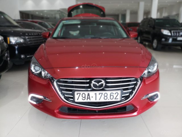 Bán Mazda 3 1.5AT sản xuất 2018, xe chạy lướt 9000km. Còn BH hãng0