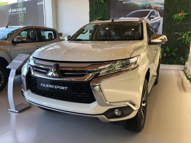 Cần bán xe Mitsubishi Pajero Sport GLS AT sản xuất năm 2019, màu trắng