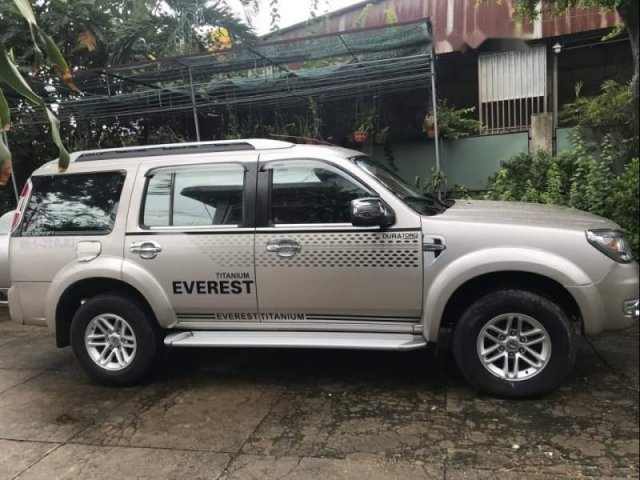 Bán Ford Everest sản xuất năm 2009, màu bạc, nhập khẩu 0